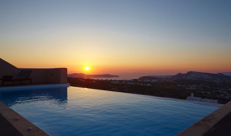 North Santorini A Luxury Spa Hotel Pýrgos Eksteriør billede